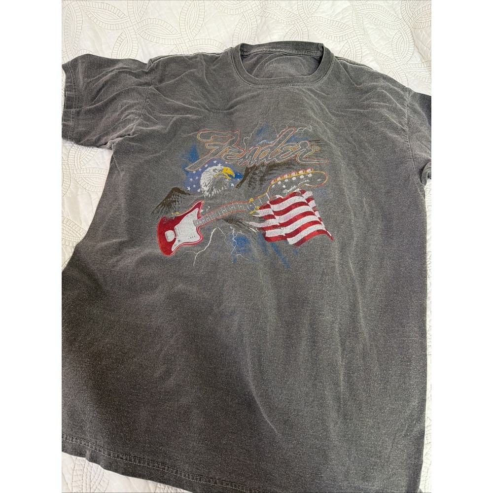Fender Guitar Men's LG Genuine Distressed USA Gray Eagle Tee Vintage Style Tee